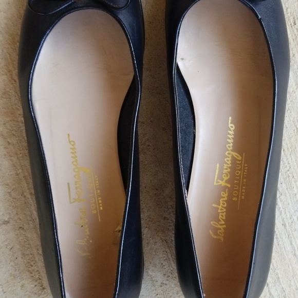Size 9N Salvatore Ferragamo Black Loafers - Picture 5 of 8